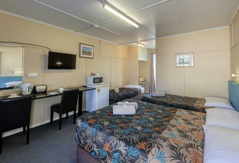 Quarto Triplo Estandar, Matilda Motel