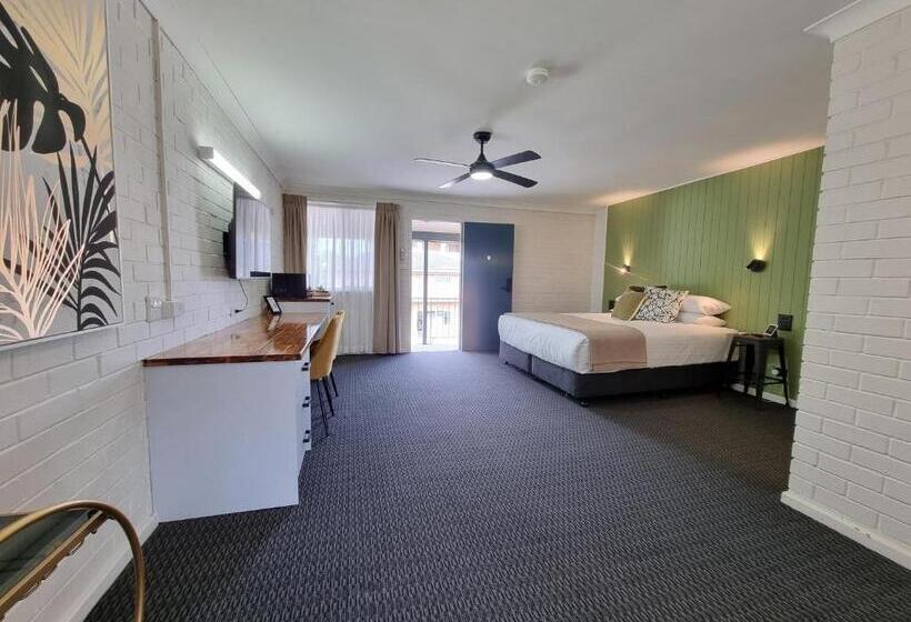 جناح سوبيريور, Cosmo Motel Adamstown