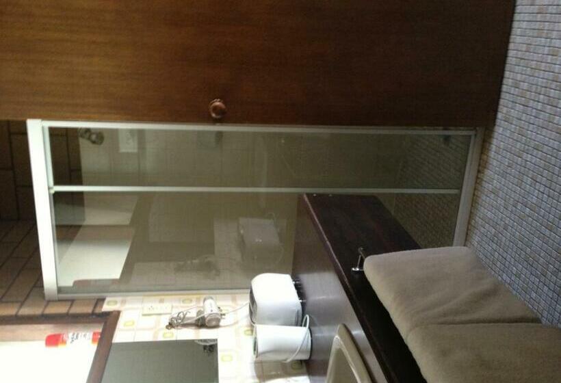 Номер Стандарт, Rippleside Park Motor Inn