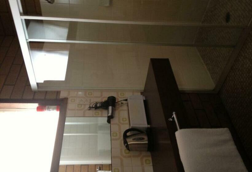 Семейный Номер, Rippleside Park Motor Inn