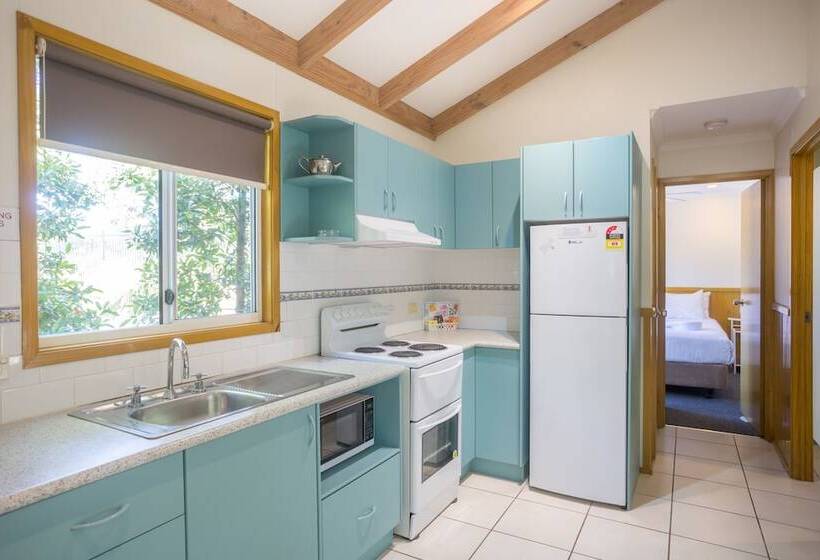 Вилла 2 Спальни, Fingal Bay Holiday Park