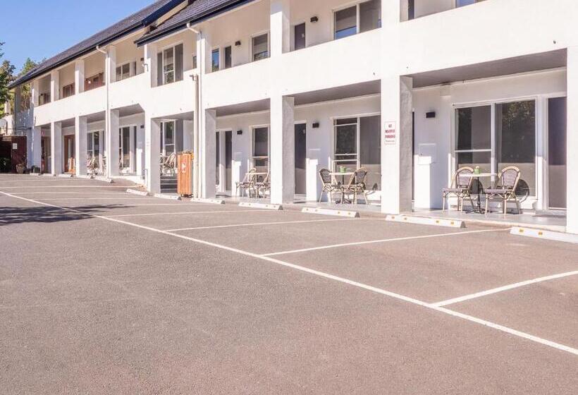 جناح ديلوكس, Tower Motel Marysville