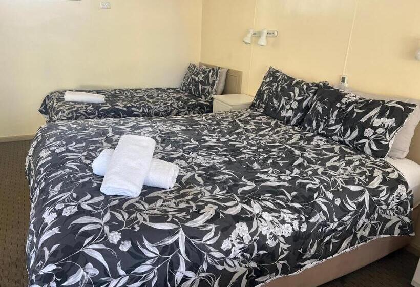 Номер Комфорт, Woodmans Hill Motel