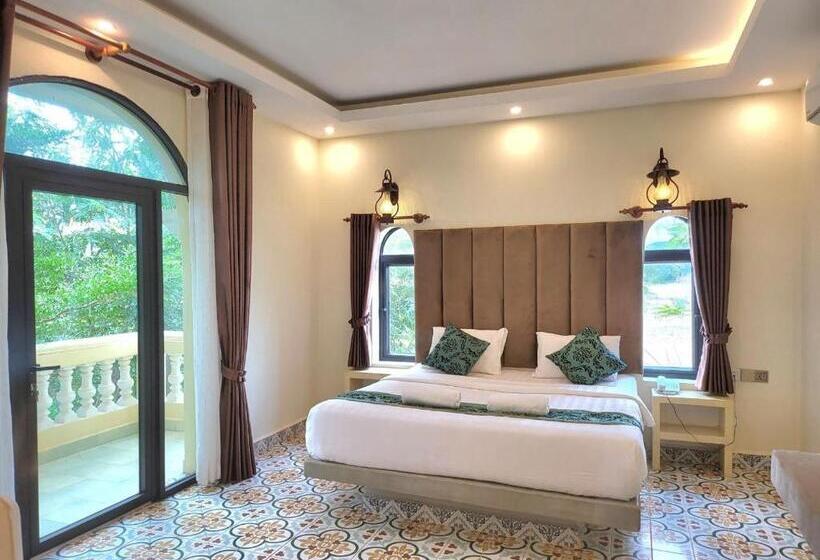 اتاق استاندارد با چشم‌انداز کوهستان, Hang Meas Boutique