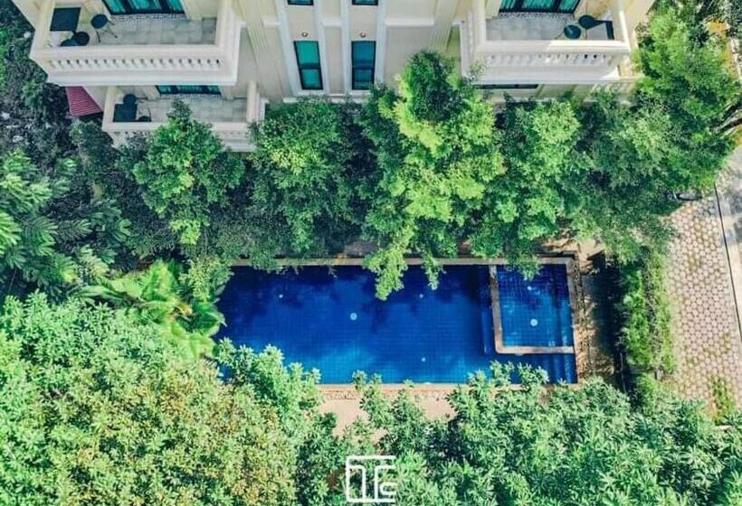 اتاق استاندارد با چشم‌انداز کوهستان, Hang Meas Boutique