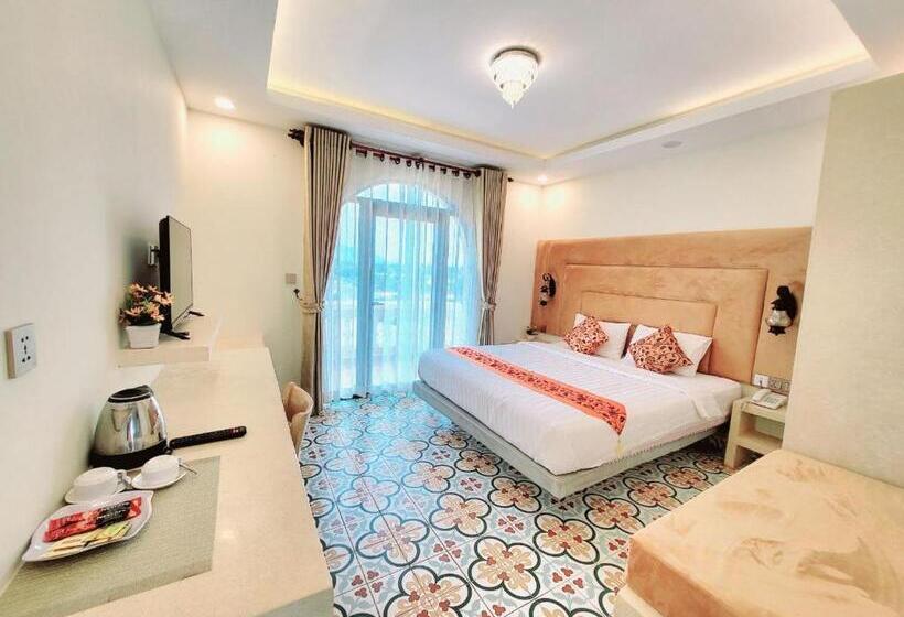 اتاق استاندارد با چشم‌انداز کوهستان, Hang Meas Boutique