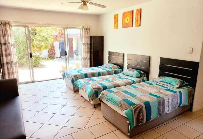 اتاق استاندارد چهار تخته, Airport Lodge Or Tambo