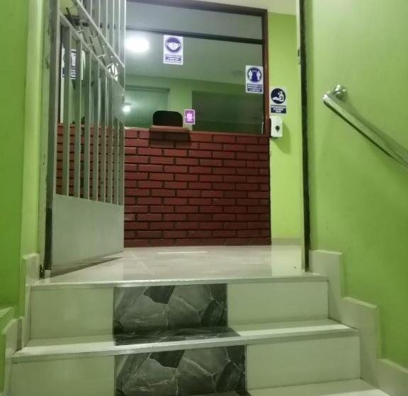 اتاق استاندارد, Hostal