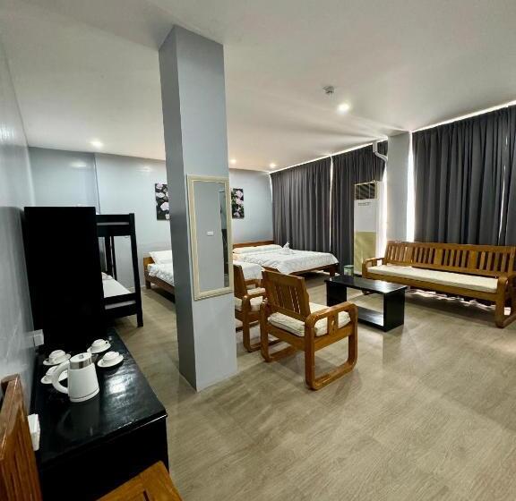 سوئیت جونیور خانوادگی, Florencia S Inn