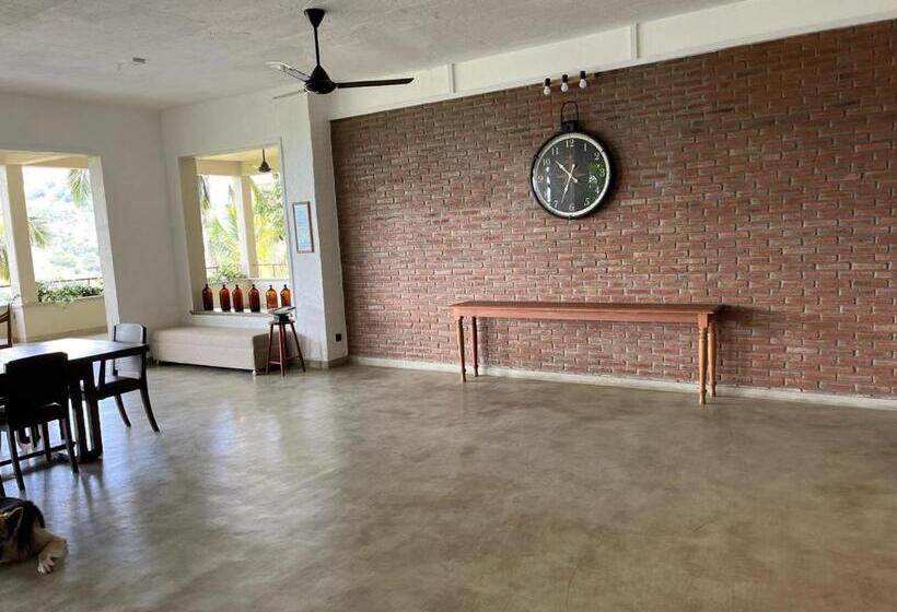اتاق استاندارد با بالکن, Par 5 Golf Villa