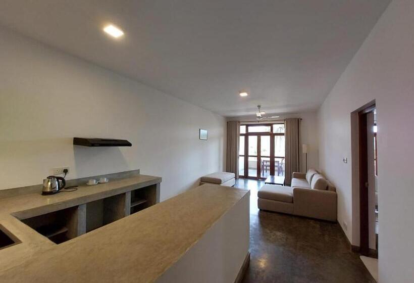 اتاق استاندارد با بالکن, Par 5 Golf Villa