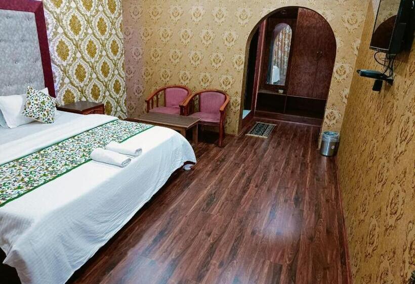 Номер Deluxe, Fabhotel Kashmir Hilltown