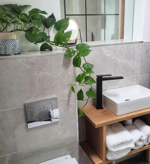 Номер Deluxe, Sgwâr