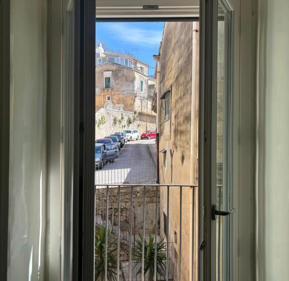 اتاق استاندارد سه نفره, L  Antico Borgo Ibla