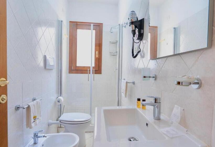 آپارتمان 1 خوابه, Residence With Swimming Pool In Badesi, Apartments With Air Conditioning And Private Outdoor Area