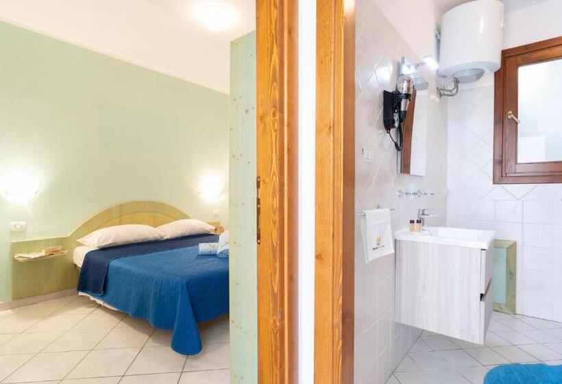 آپارتمان 1 خوابه با چشم‌انداز دریا, Residence With Swimming Pool In Badesi, Apartments With Air Conditioning And Private Outdoor Area