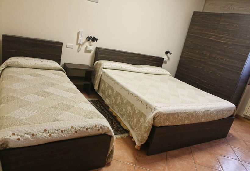 Номер Стандарт Трехместный, Albergo Gusmeroli