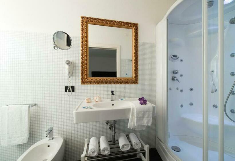 Полулюкс, Nice Hotel Bibione