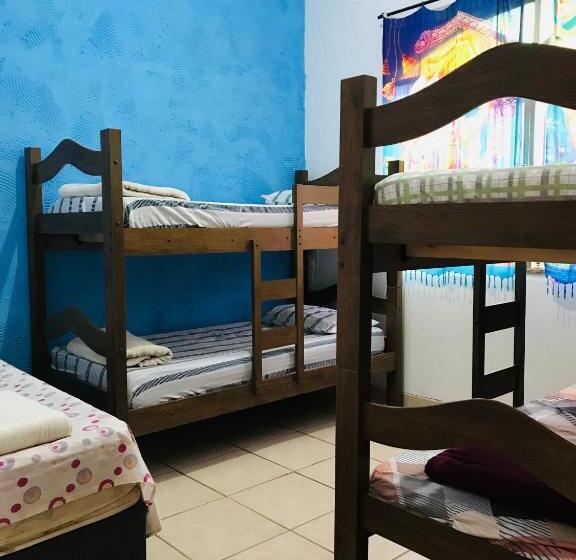 تختخواب در اتاق مشترک, Hospedaria Dos Astros