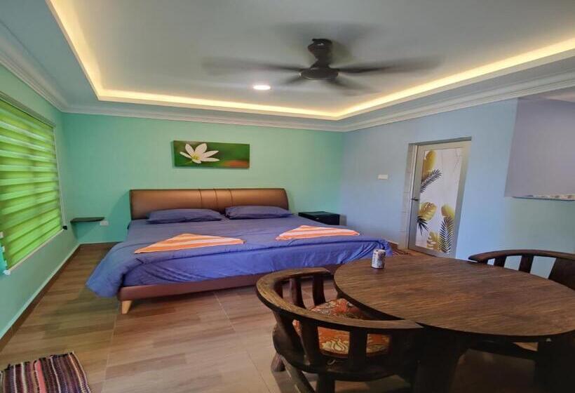 Номер Superior, Capital O 90949 Pelangi Beach Resort Mersing
