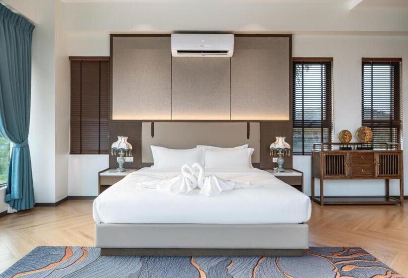 سوییت لوکس, Sun Diego Resort Pool Villa