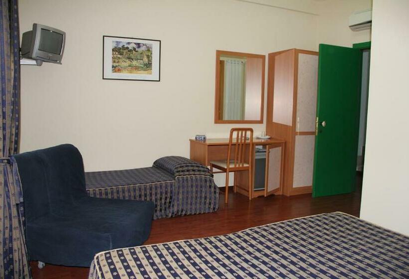 Номер Стандарт Трехместный, B&b Luna Blu
