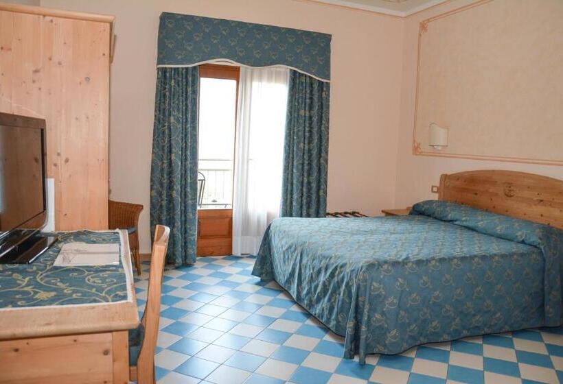 اتاق استاندارد چهارنفره با بالکن, Locanda Ruscello Garnì