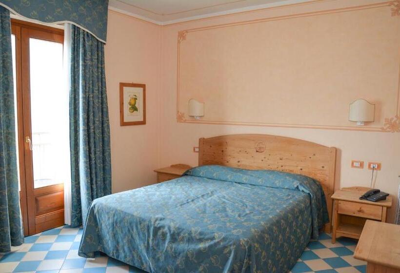 اتاق استاندارد با چشم‌انداز دریاچه, Locanda Ruscello Garnì