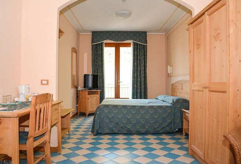 سوییت جونیور با بالکن, Locanda Ruscello Garnì