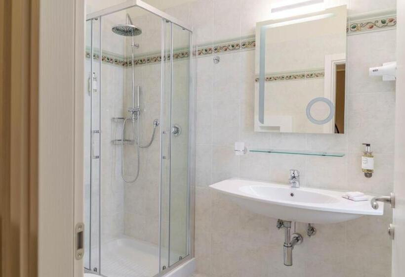 Quarto Triplo Clássico, Orchidea