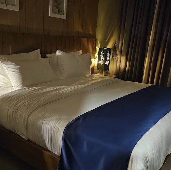 اتاق لوکس, Grik Hotel   Entebbe