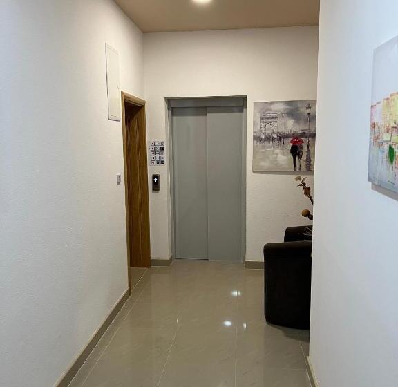 Triple Room Sea View, Ami M