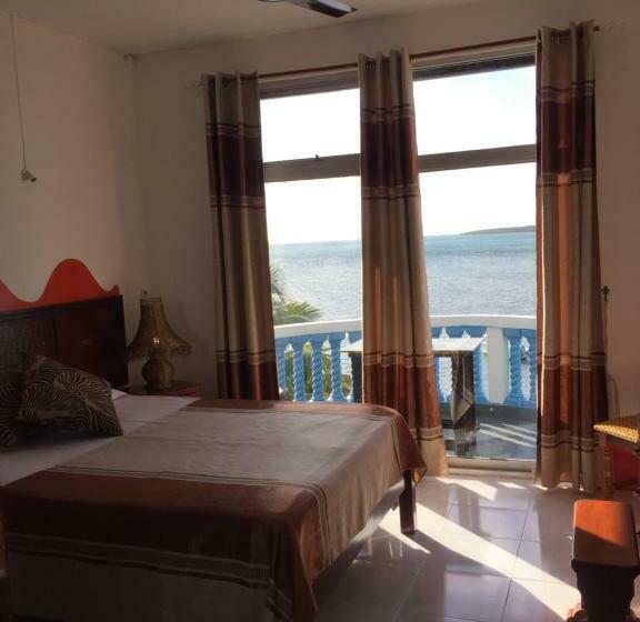 اتاق لوکس با چشم‌انداز دریا, Coco Villa