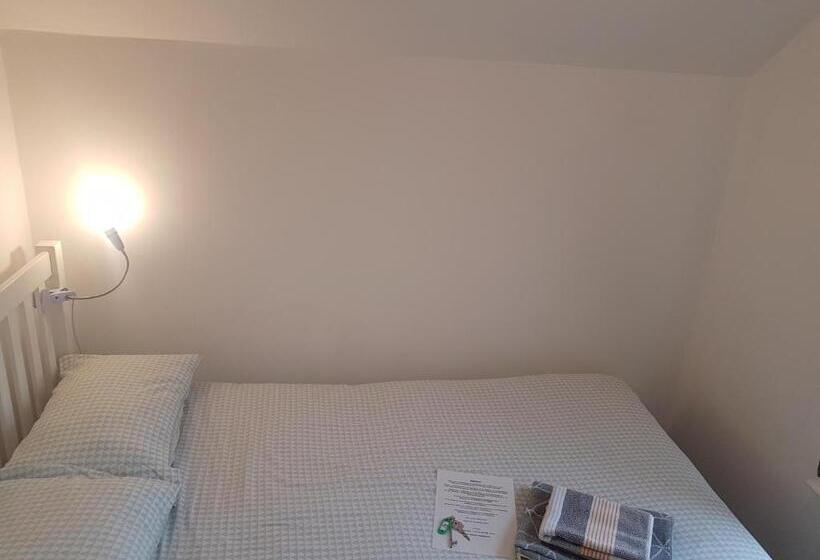 اتاق اکونومی یک تخته, One Home