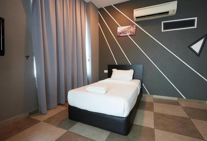 اتاق سوپریور خانوادگی, Elite Hotel Muar