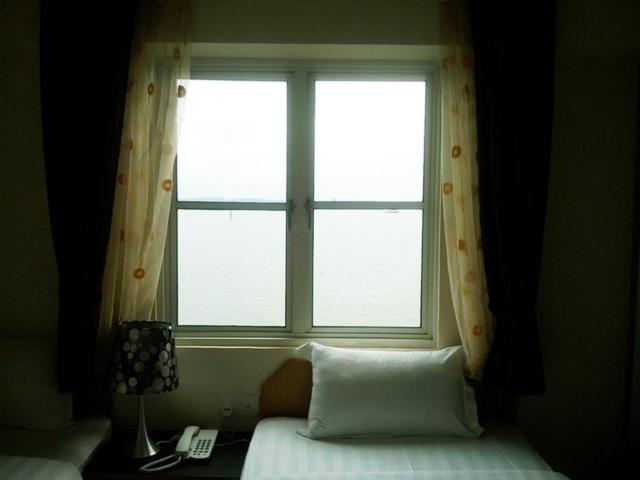 اتاق لوکس با چشم‌انداز دریا, Marine Bay