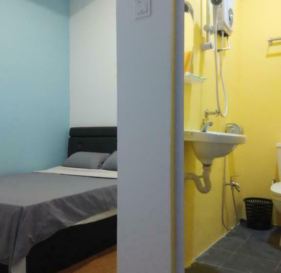 اتاق استاندارد, Moon Eleven Hostel Near Klia & Klia2