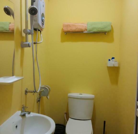 اتاق استاندارد, Moon Eleven Hostel Near Klia & Klia2