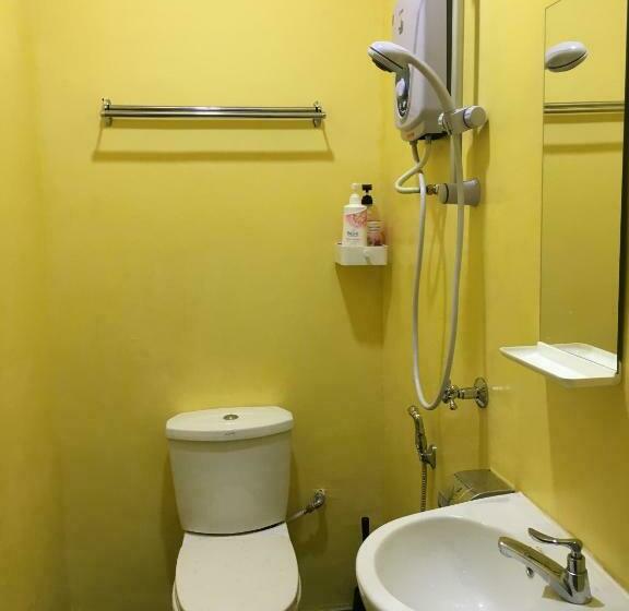 اتاق خانوادگی, Moon Eleven Hostel Near Klia & Klia2