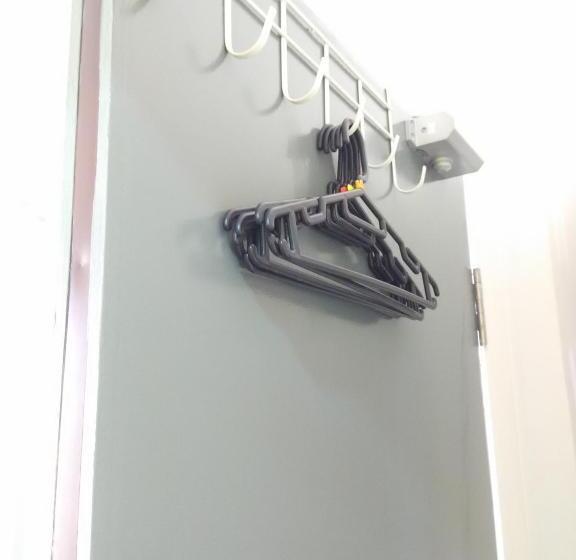 اتاق یک نفره پایه با سرویس بهداشتی مشترک, Moon Eleven Hostel Near Klia & Klia2