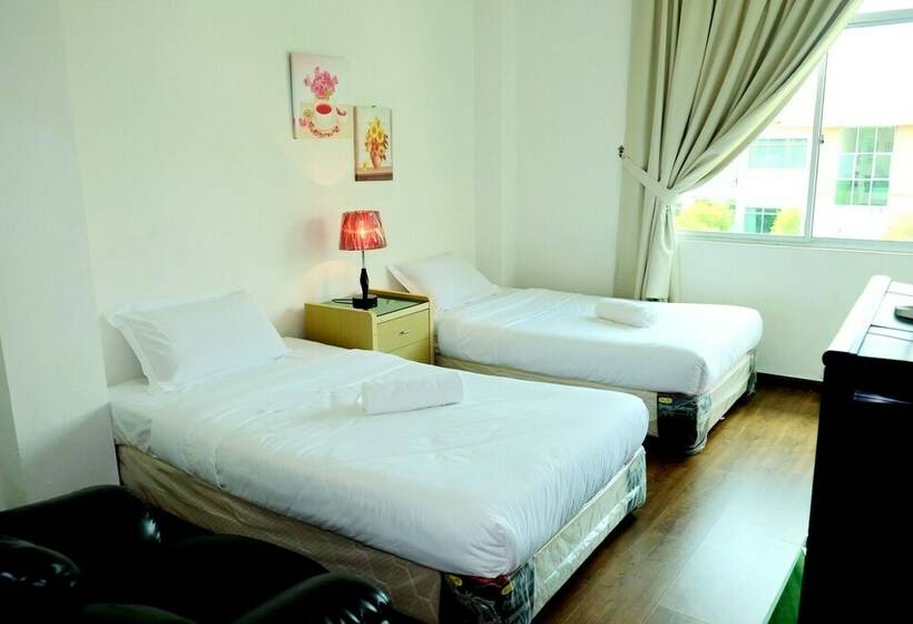 バス共有のスタンダードルーム, Natol Homestay   Kuching
