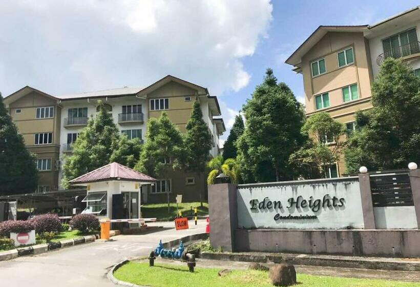 디럭스 룸 킹사이즈 침대, Natol Homestay   Kuching