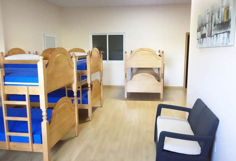 تختخواب در اتاق مشترک, Albergue Montoto   Hostel
