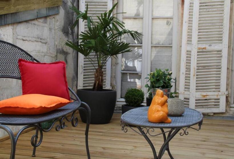 Номер Стандарт с Террасой, Une Chambre En Ville