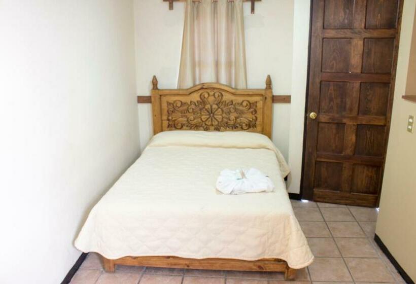 Номер Стандарт Трехместный, Villas Hotel Cholula