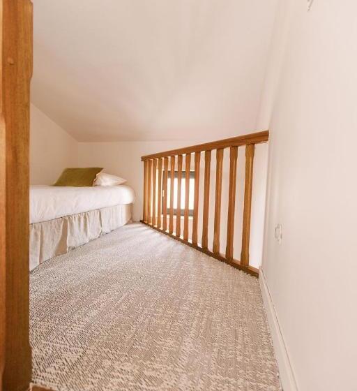Номер Стандарт Трехместный, Le Victoria Boutique Hôtel