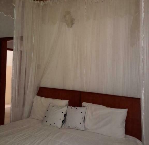 اتاق استاندارد, Brownstone Country Home
