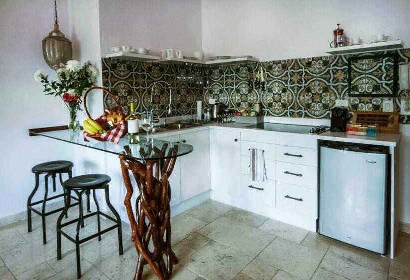 جناح إدارى, La Isabela Suites