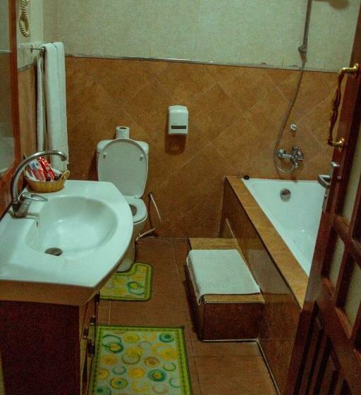 Номер Deluxe, The Charity Hotel International