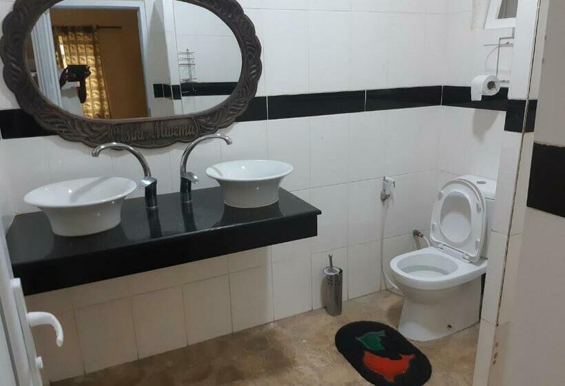 اتاق خانوادگی با چشم‌انداز باغ, Kijiji Beach Resort